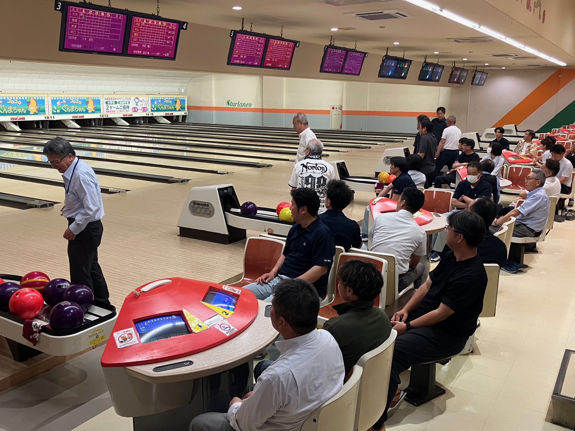 桐明会ボーリング大会を開催