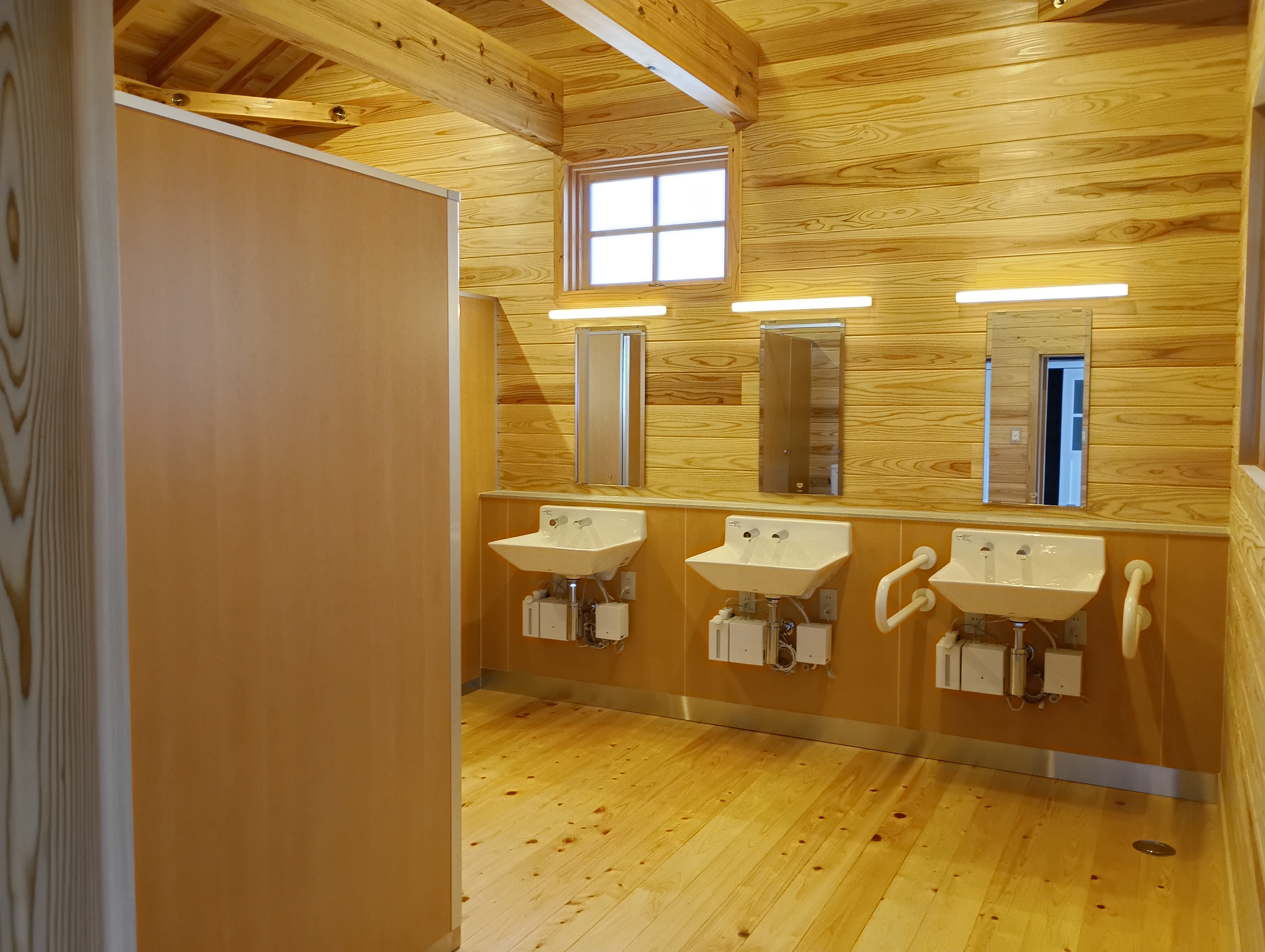 旧花輪小学校記念館屋外トイレ新築工事